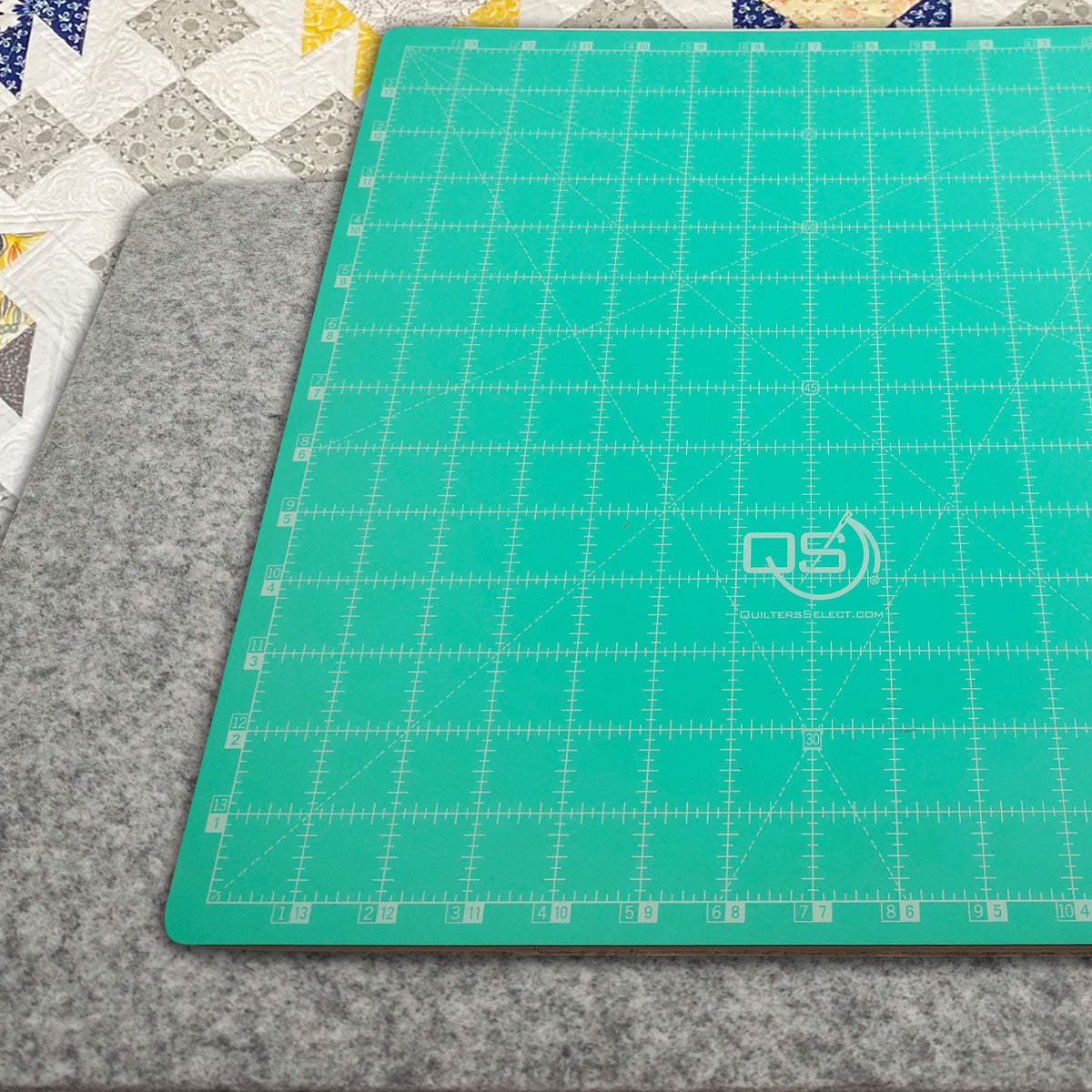 Quilters Select Wool Press & Cut Mat 14″ x 14″