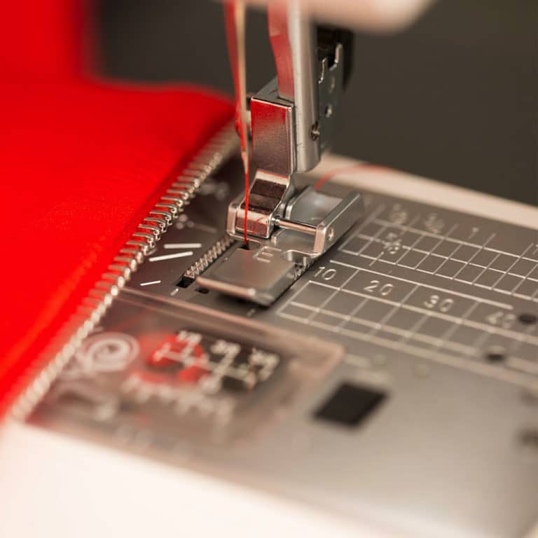 Elna 530 Sewing Machine with Built-in Needle Threader